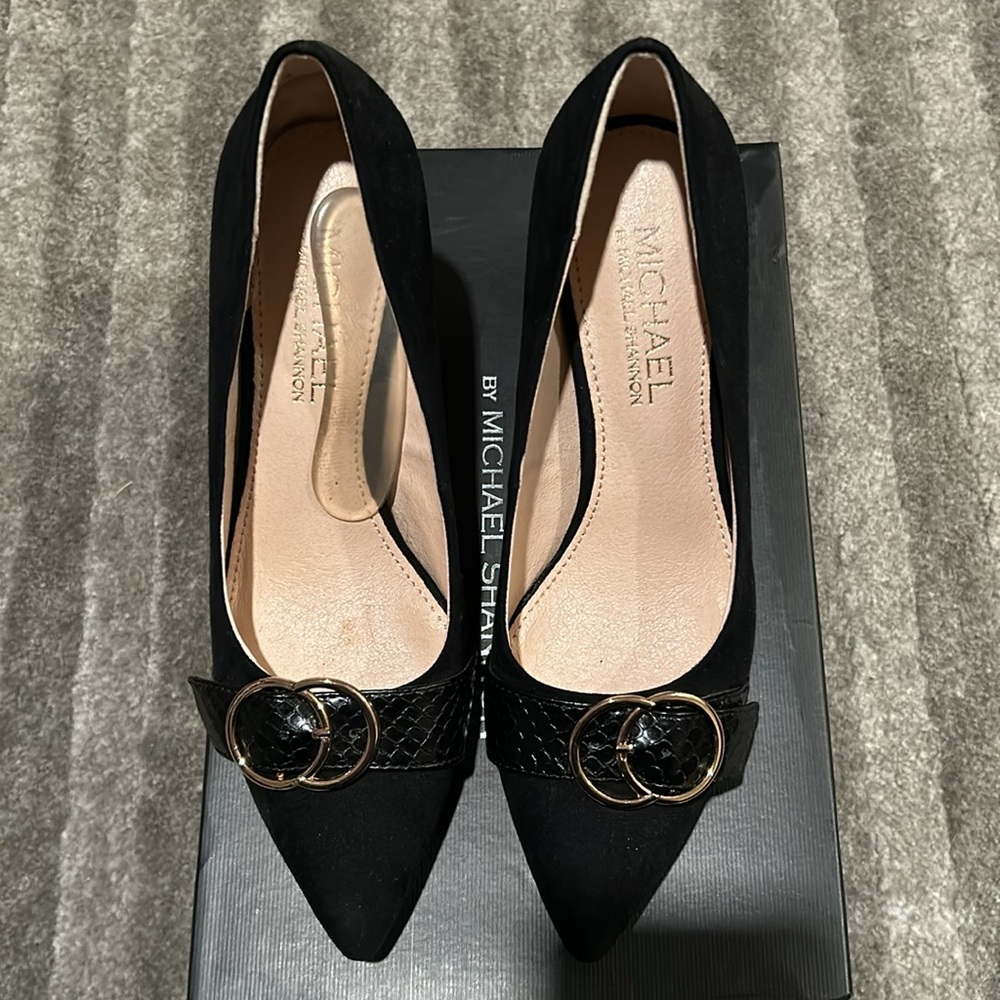 Faux suede, block heel, pointed toe black dress shoes.  Med. width.